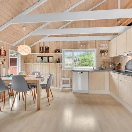 Lovely In With Kitchen *