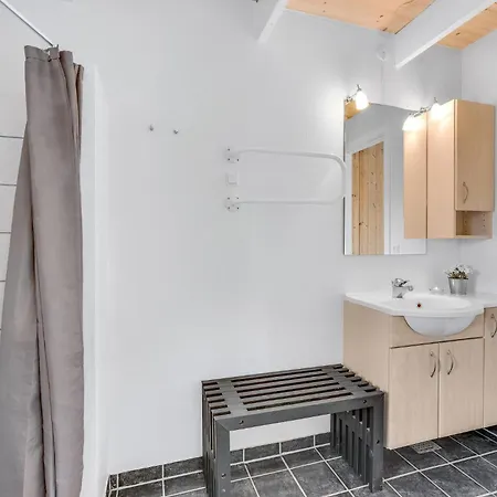 Lovely In With Kitchen Feriehus